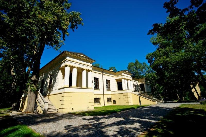 Palac W Malkowie Warta Екстериор снимка
